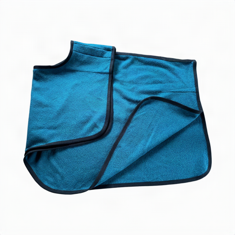 riding-out rug in 100% wool, petrol blue, laid out flat