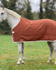 Unterlegdecke 100% Wolle, dreilagig — KI-generierte Beispieldarstellung